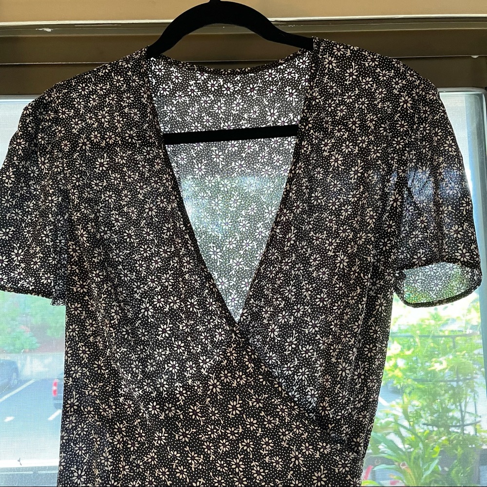 Boho Floral wrap dress with ruffle hem - Picture 5 of 10